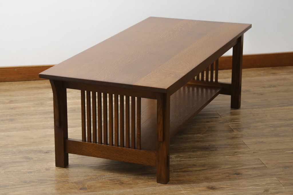 中古　美品!!　アメリカ　Stickley(スティックレー、スティックレイ)　89-757　洗練されたデザインが目を引くカクテルテーブル(Cocktail Table、リビングテーブル、センターテーブル、ローテーブル)(定価約48万円)(R-081266)