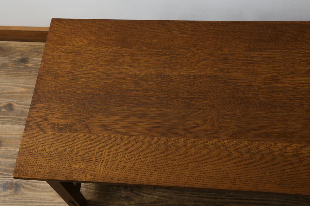 中古　美品!!　アメリカ　Stickley(スティックレー、スティックレイ)　89-757　洗練されたデザインが目を引くカクテルテーブル(Cocktail Table、リビングテーブル、センターテーブル、ローテーブル)(定価約48万円)(R-081266)