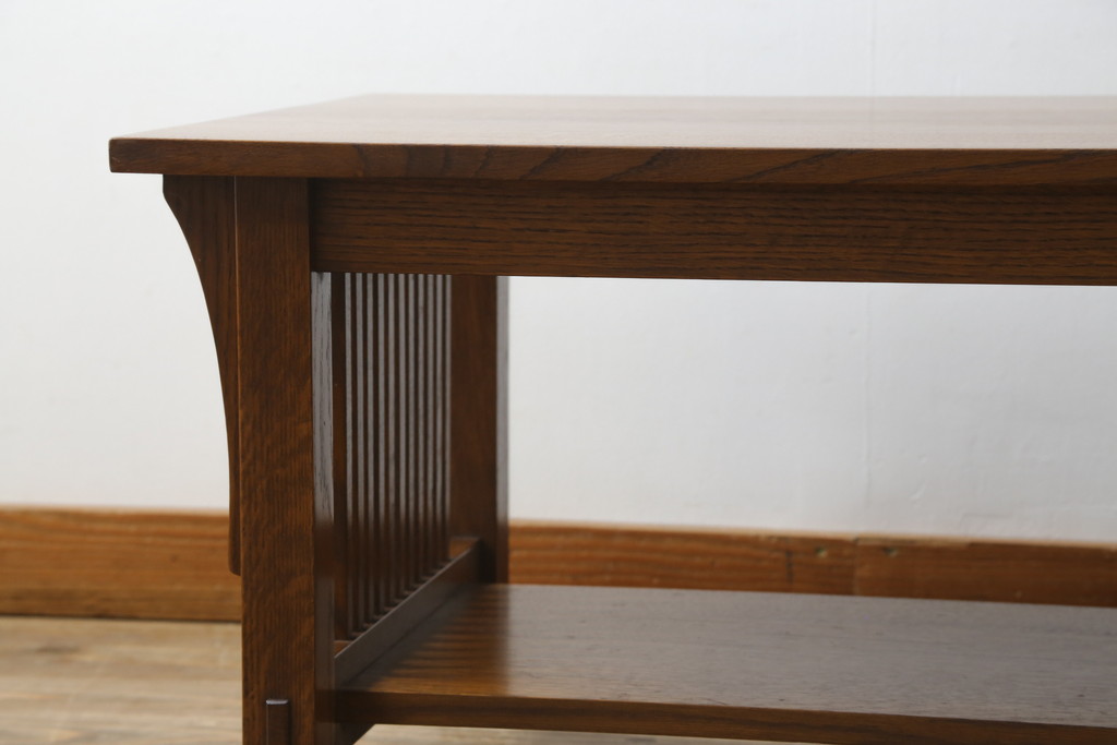 中古　美品!!　アメリカ　Stickley(スティックレー、スティックレイ)　89-757　洗練されたデザインが目を引くカクテルテーブル(Cocktail Table、リビングテーブル、センターテーブル、ローテーブル)(定価約48万円)(R-081266)