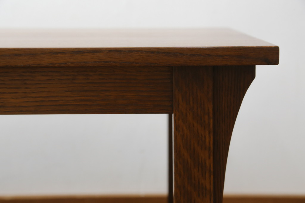 中古　美品!!　アメリカ　Stickley(スティックレー、スティックレイ)　89-757　洗練されたデザインが目を引くカクテルテーブル(Cocktail Table、リビングテーブル、センターテーブル、ローテーブル)(定価約48万円)(R-081266)