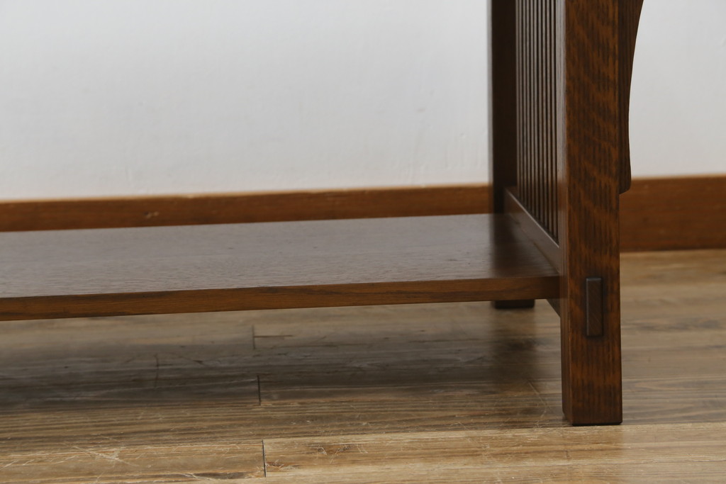 中古　美品!!　アメリカ　Stickley(スティックレー、スティックレイ)　89-757　洗練されたデザインが目を引くカクテルテーブル(Cocktail Table、リビングテーブル、センターテーブル、ローテーブル)(定価約48万円)(R-081266)