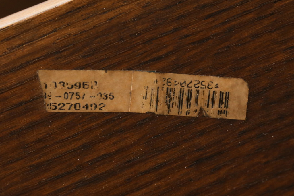 中古　美品!!　アメリカ　Stickley(スティックレー、スティックレイ)　89-757　洗練されたデザインが目を引くカクテルテーブル(Cocktail Table、リビングテーブル、センターテーブル、ローテーブル)(定価約48万円)(R-081266)