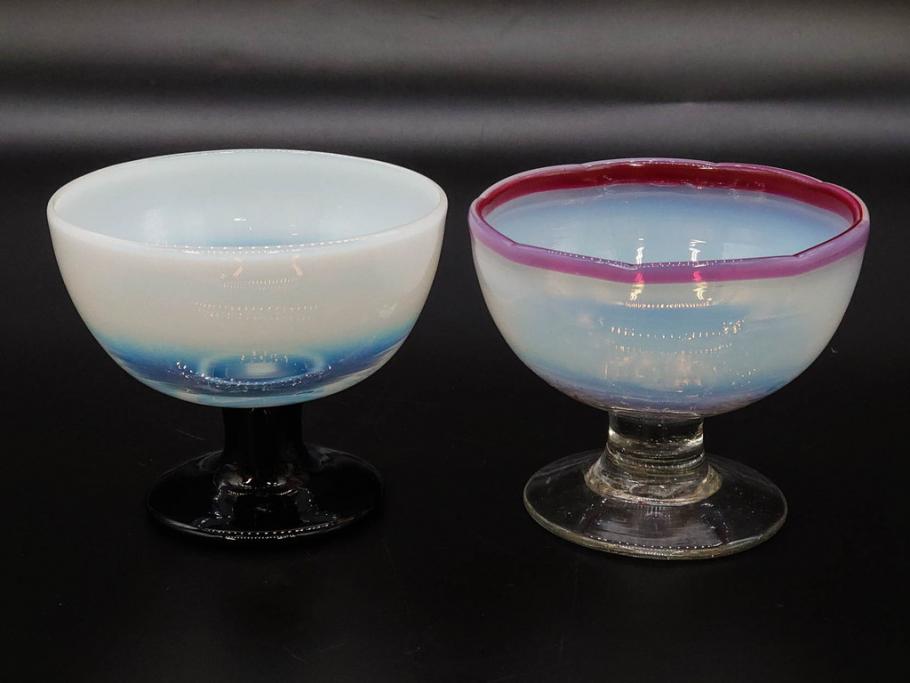 大正期　碗型　乳白ぼかし　赤縁　輪花　エナメル脚　柔らかい色合いに惹かれる氷コップ2客セット(グラス、硝子、和ガラス)(R-082882)