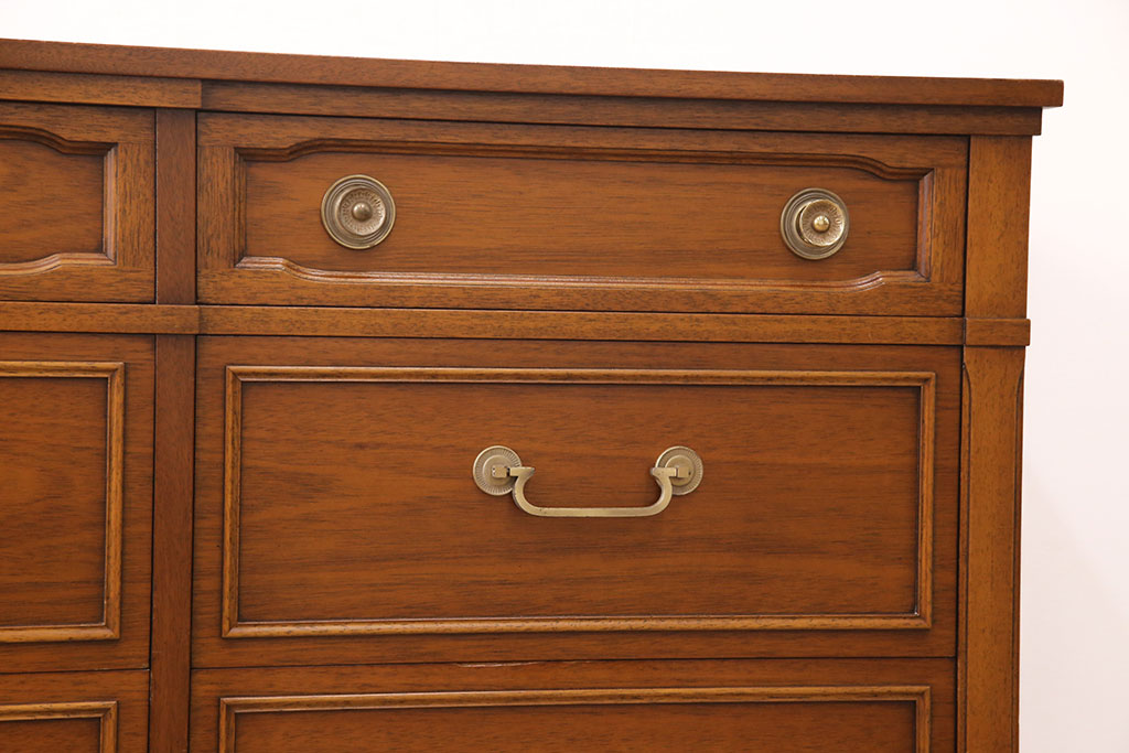 中古　美品　DREXEL HERITAGE(ドレクセルヘリテイジ)　Triune(トライユン)　気品あふれる佇まいが魅力のマホガニー材製サイドボード(チェスト、引き出し)(定価約70万円)(R-050854)