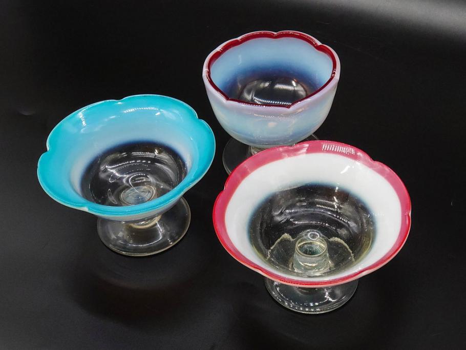 大正期　碗型　乳白ぼかし　輪花　赤縁　青縁　お部屋をノスタルジックに演出する氷コップ3点セット(碗形、グラス、硝子、和ガラス)(R-082883)