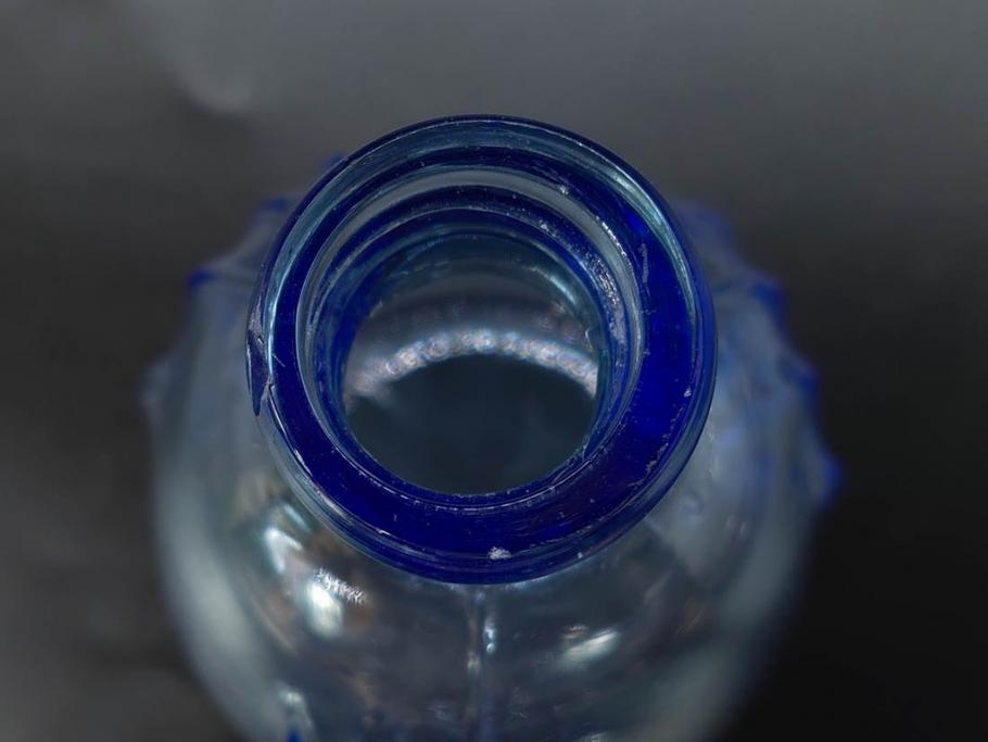 昭和初期　プレスガラス　醤油差し　食卓に彩を添えるガラス瓶5点セット(醤油瓶、しょうゆ差し、調味料入れ、ツバメ、ソース、硝子、和ガラス)(R-082885)