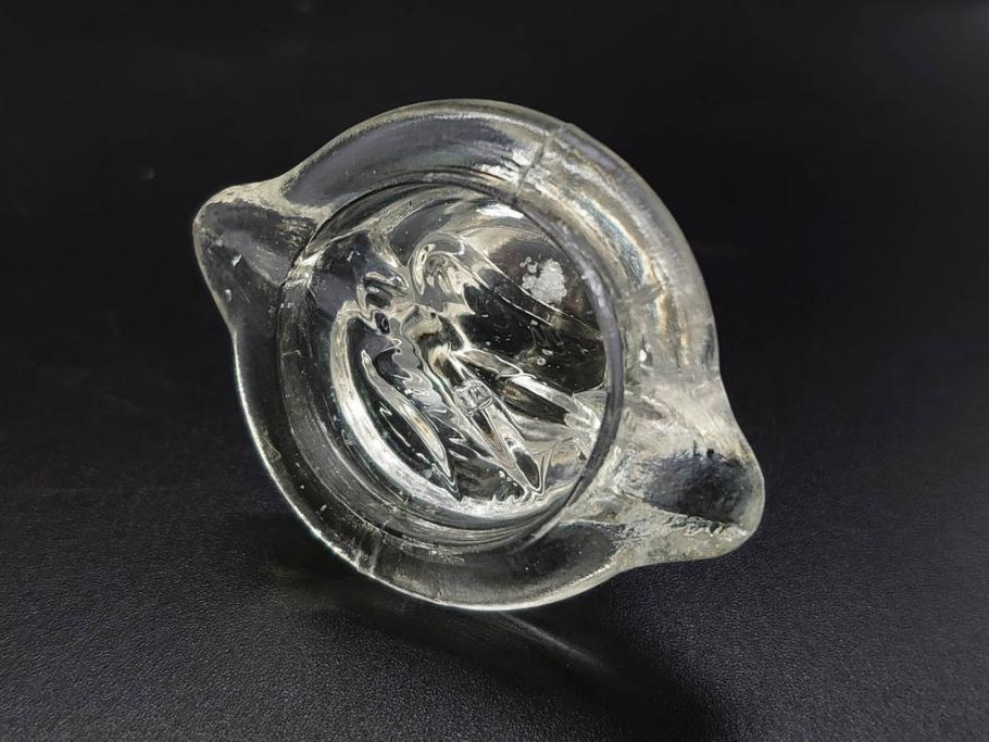 昭和初期　プレスガラス　醤油差し　食卓に彩を添えるガラス瓶5点セット(醤油瓶、しょうゆ差し、調味料入れ、ツバメ、ソース、硝子、和ガラス)(R-082885)