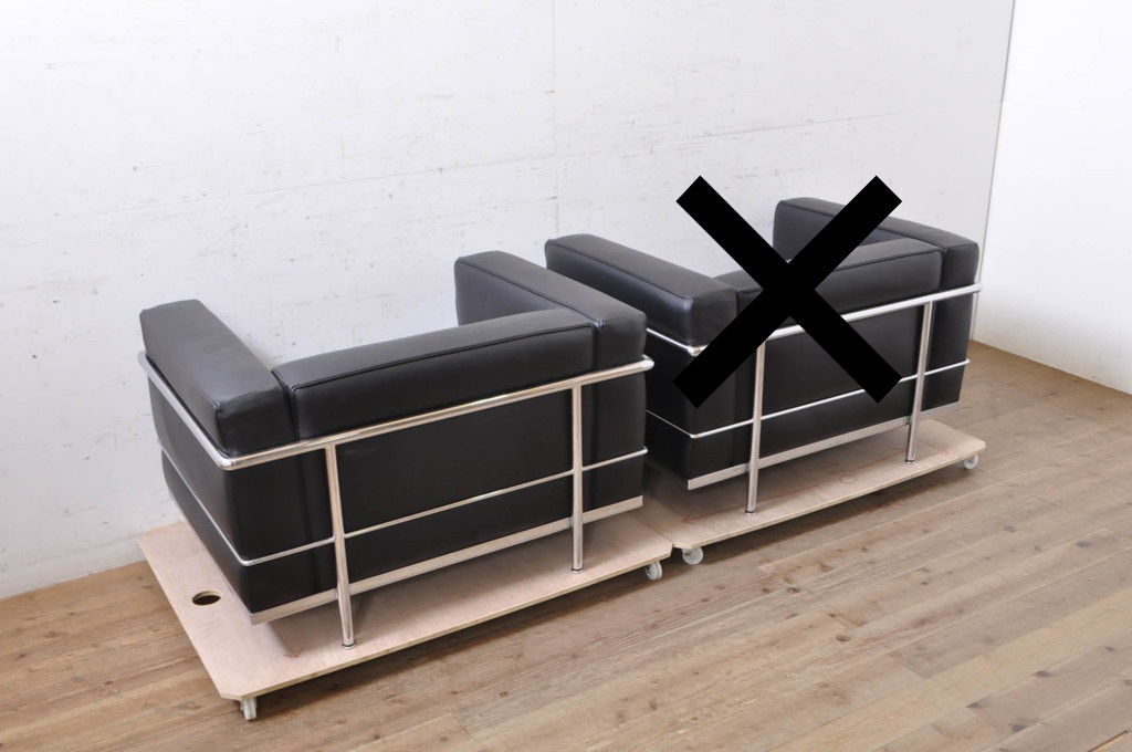 中古　美品　Cassina(カッシーナ)　ル・コルビュジエ(Le Corbusier)　LC3　GRAND MODELE(グラン モデル)　本革製　ポリエステルパッディング　シンプルモダンなデザインがかっこいい1人掛けソファ(1Pソファ、一人掛け)(定価約103万円)(R-083094)