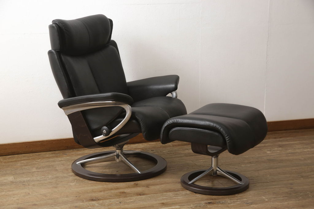 中古　美品　EKORNES(エコーネス)　Stressless(R) Magic　シグニチャー　Mサイズ　本革　オットマン付きストレスレスチェア(レザー、リクライニングチェア、一人掛けソファ、1P、アームチェア)(定価約66万円)(R-060138)