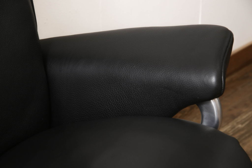 中古　美品　EKORNES(エコーネス)　Stressless Magic(ストレスレス マジック)　シグニチャー　Mサイズ　本革　オットマン付きストレスレスチェア(レザー、リクライニングチェア、一人掛けソファ、1P、アームチェア)(定価約66万円)(R-060138)