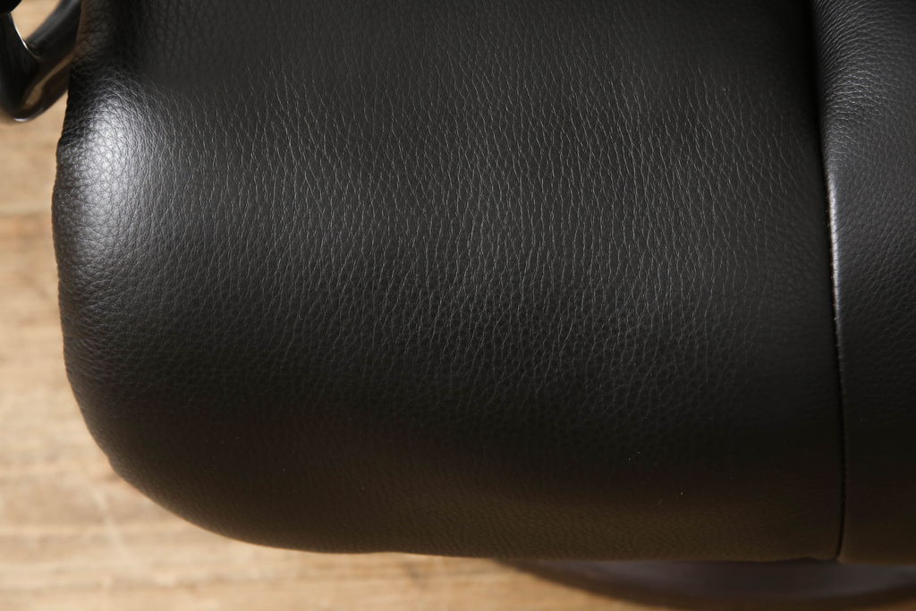中古　美品　EKORNES(エコーネス)　Stressless Magic(ストレスレス マジック)　シグニチャー　Mサイズ　本革　オットマン付きストレスレスチェア(レザー、リクライニングチェア、一人掛けソファ、1P、アームチェア)(定価約66万円)(R-060138)