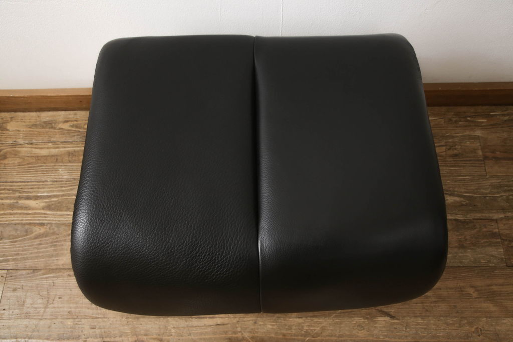 中古　美品　EKORNES(エコーネス)　Stressless(R) Magic　シグニチャー　Mサイズ　本革　オットマン付きストレスレスチェア(レザー、リクライニングチェア、一人掛けソファ、1P、アームチェア)(定価約66万円)(R-060138)