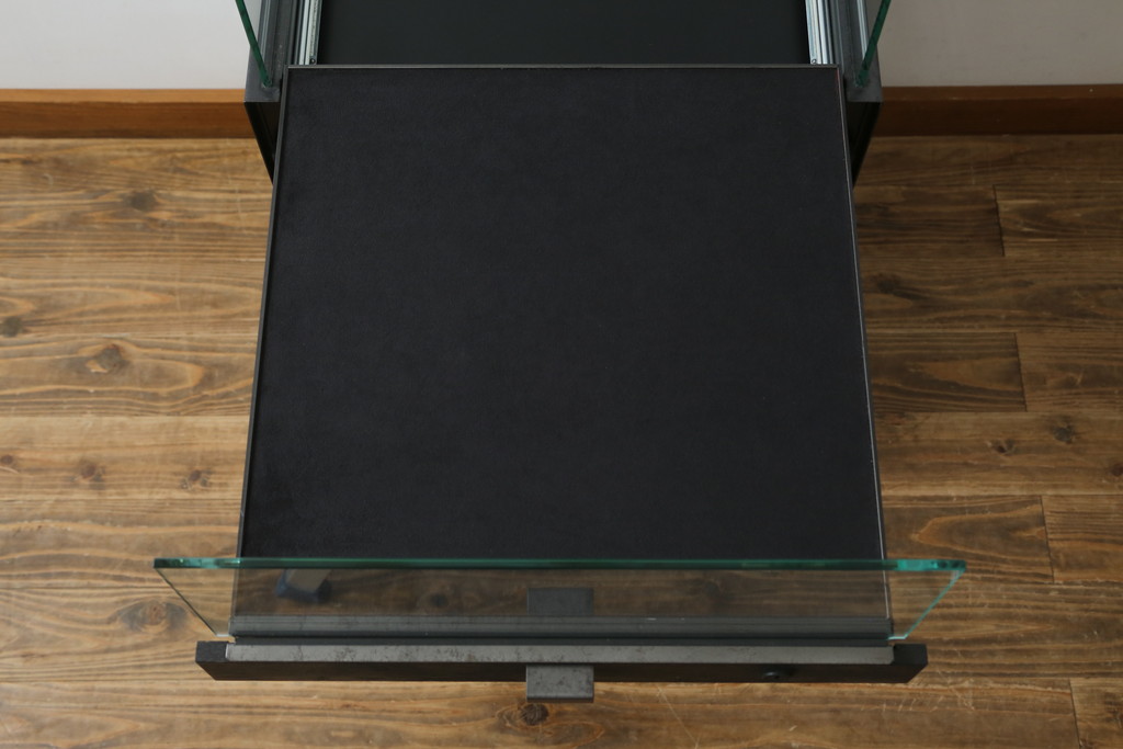 中古　美品　特注品　アンティーク調　収納付きのシンプルなショーケース(ガラスケース、Gケース、コレクションケース、ディスプレイケース、展示台、展示ケース、ジュエリーケース、飾り台、陳列台、サイドキャビネット、店舗什器)(R-077848)