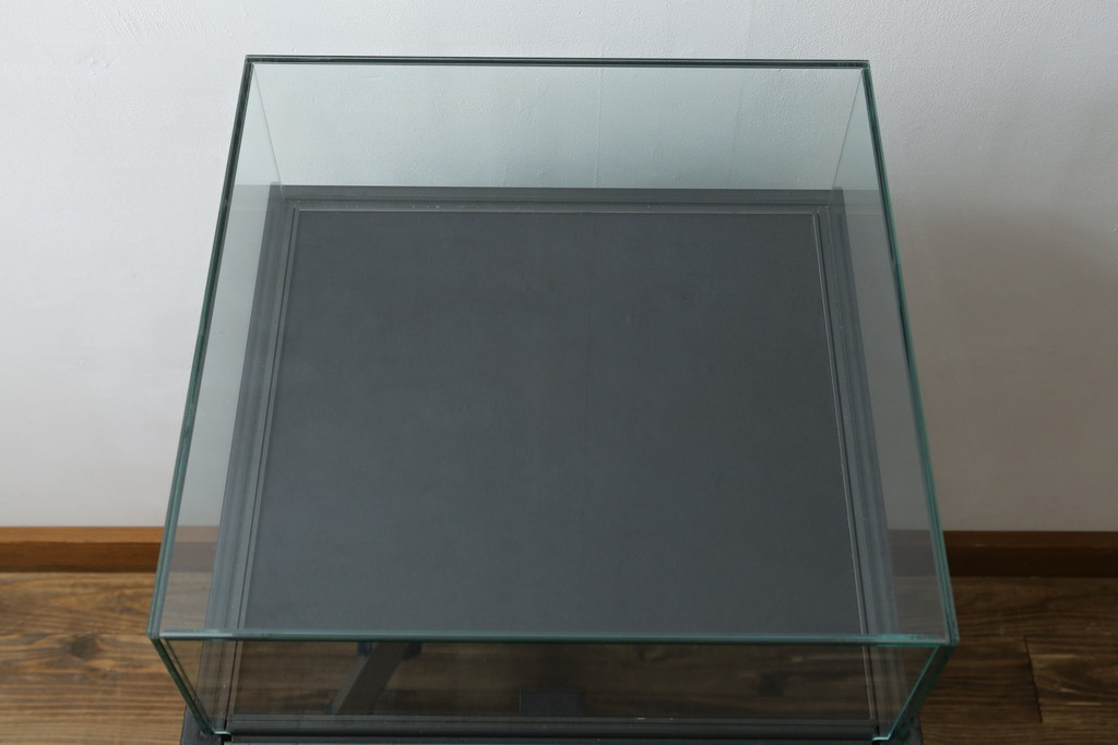 中古　美品　特注品　アンティーク調　収納付きのシンプルなショーケース(ガラスケース、Gケース、コレクションケース、ディスプレイケース、展示台、展示ケース、ジュエリーケース、飾り台、陳列台、サイドキャビネット、店舗什器)(R-077848)