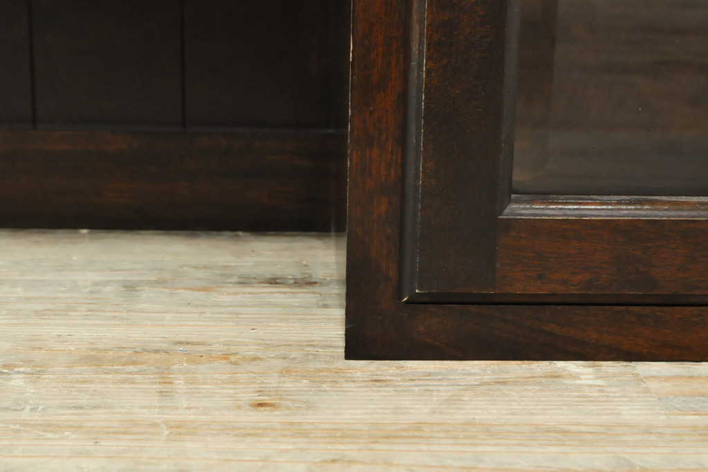 中古　美品　松本民芸家具　脚付きリメイク　クラシカルなサイドキャビネット(サイドボード、収納棚、飾り棚、戸棚)(R-056078)