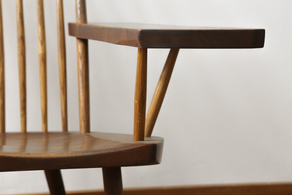 和製ヴィンテージ　小田急ハルク購入　ジョージナカシマ　LOUNGE ARM(ラウンジアーム)　One Arm(ワンアーム、片肘)　CN103　モダンに洗練された左アーム付きラウンジチェア(ジョージ・ナカシマ、アームチェア、イス、椅子、板座チェア、ビンテージ)(R-075938)