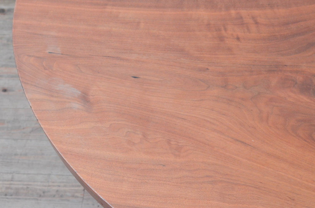 和製ビンテージ　レア　ジョージナカシマ　刻印なしの年代もの!!　小田急ハルク購入　ROUND TABLE　素材のかたちと杢目を活かしたラウンドテーブル(ジョージ・ナカシマ、丸テーブル、ローテーブル、リビングテーブル、センターテーブル、ヴィンテージ、契り)(R-074179)
