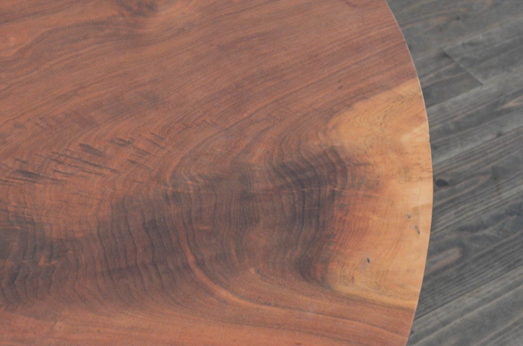 和製ビンテージ　レア　ジョージナカシマ　刻印なしの年代もの!!　小田急ハルク購入　ROUND TABLE　素材のかたちと杢目を活かしたラウンドテーブル(ジョージ・ナカシマ、丸テーブル、ローテーブル、リビングテーブル、センターテーブル、ヴィンテージ、契り)(R-074179)