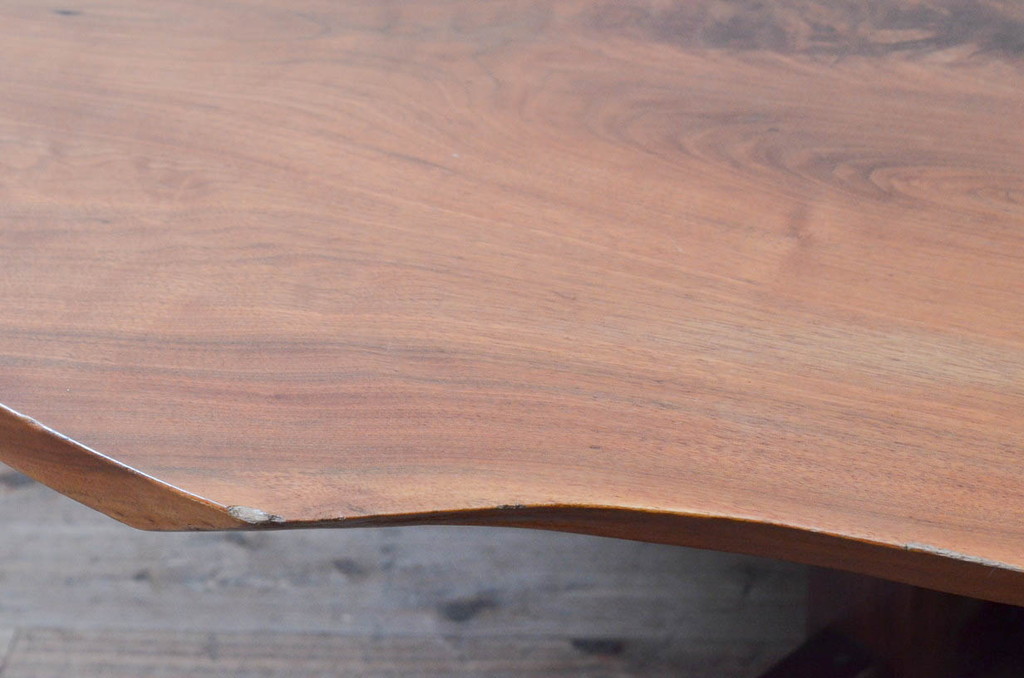 和製ビンテージ　レア　ジョージナカシマ　刻印なしの年代もの!!　小田急ハルク購入　ROUND TABLE　素材のかたちと杢目を活かしたラウンドテーブル(ジョージ・ナカシマ、丸テーブル、ローテーブル、リビングテーブル、センターテーブル、ヴィンテージ、契り)(R-074179)