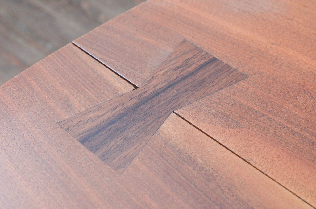 和製ビンテージ　レア　ジョージナカシマ　刻印なしの年代もの!!　小田急ハルク購入　ROUND TABLE　素材のかたちと杢目を活かしたラウンドテーブル(ジョージ・ナカシマ、丸テーブル、ローテーブル、リビングテーブル、センターテーブル、ヴィンテージ、契り)(R-074179)