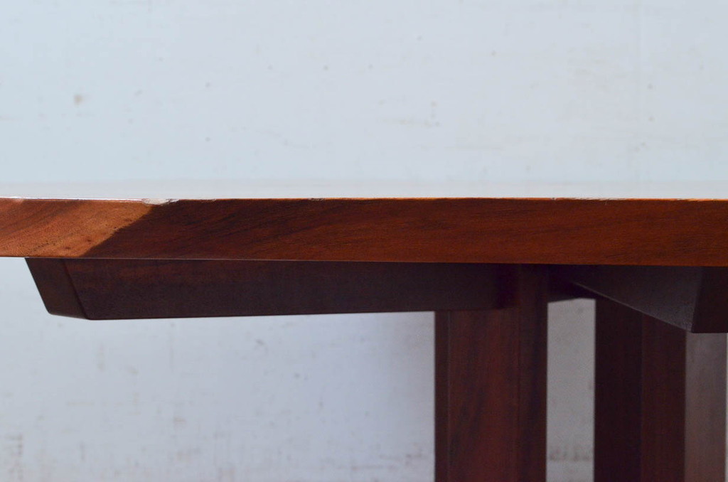 和製ビンテージ　レア　ジョージナカシマ　刻印なしの年代もの!!　小田急ハルク購入　ROUND TABLE　素材のかたちと杢目を活かしたラウンドテーブル(ジョージ・ナカシマ、丸テーブル、ローテーブル、リビングテーブル、センターテーブル、ヴィンテージ、契り)(R-074179)