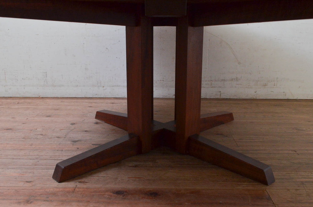和製ビンテージ　レア　ジョージナカシマ　刻印なしの年代もの!!　小田急ハルク購入　ROUND TABLE　素材のかたちと杢目を活かしたラウンドテーブル(ジョージ・ナカシマ、丸テーブル、ローテーブル、リビングテーブル、センターテーブル、ヴィンテージ、契り)(R-074179)