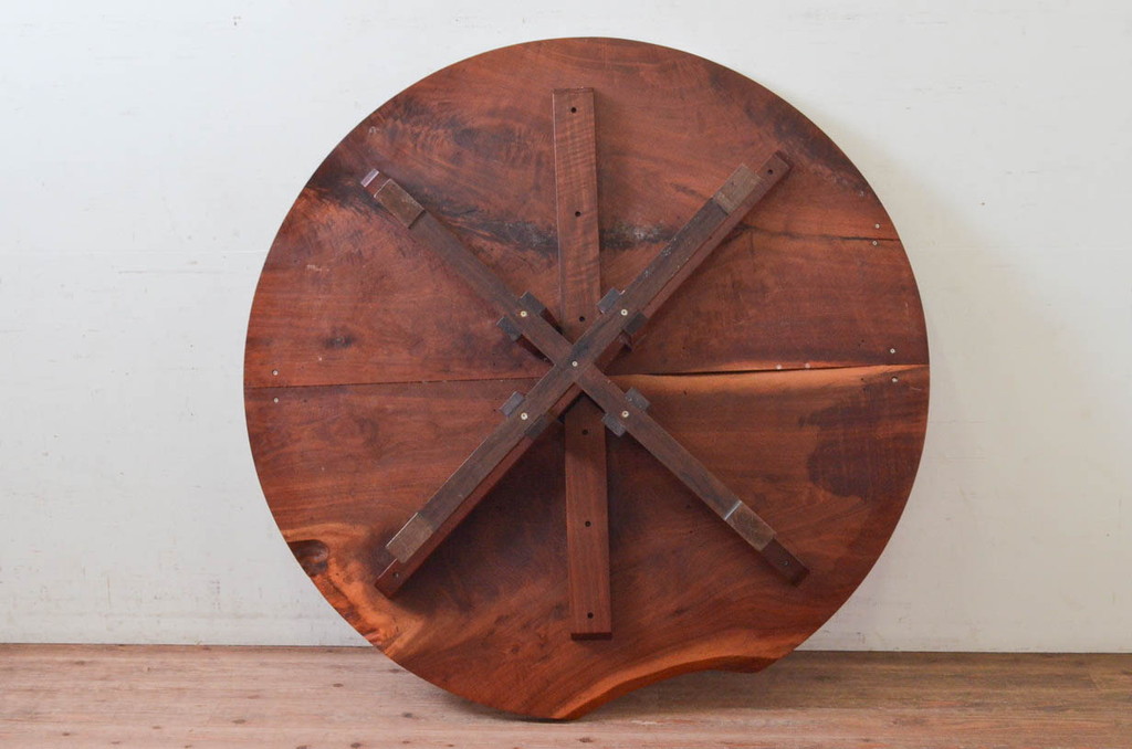 和製ビンテージ　レア　ジョージナカシマ　刻印なしの年代もの!!　小田急ハルク購入　ROUND TABLE　素材のかたちと杢目を活かしたラウンドテーブル(ジョージ・ナカシマ、丸テーブル、ローテーブル、リビングテーブル、センターテーブル、ヴィンテージ、契り)(R-074179)