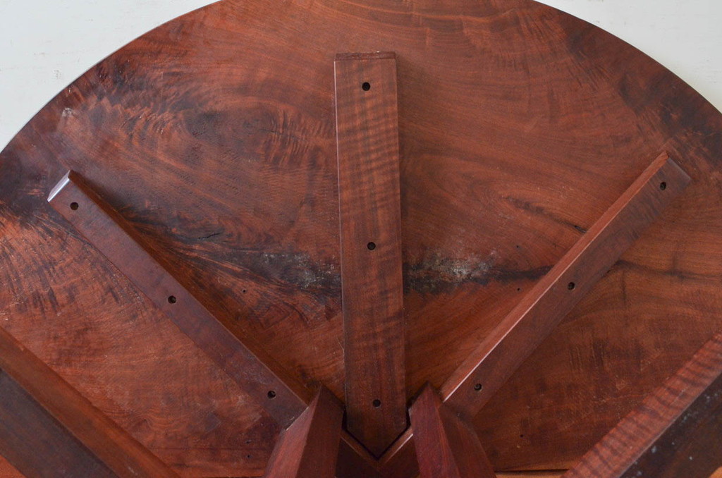 和製ビンテージ　レア　ジョージナカシマ　刻印なしの年代もの!!　小田急ハルク購入　ROUND TABLE　素材のかたちと杢目を活かしたラウンドテーブル(ジョージ・ナカシマ、丸テーブル、ローテーブル、リビングテーブル、センターテーブル、ヴィンテージ、契り)(R-074179)