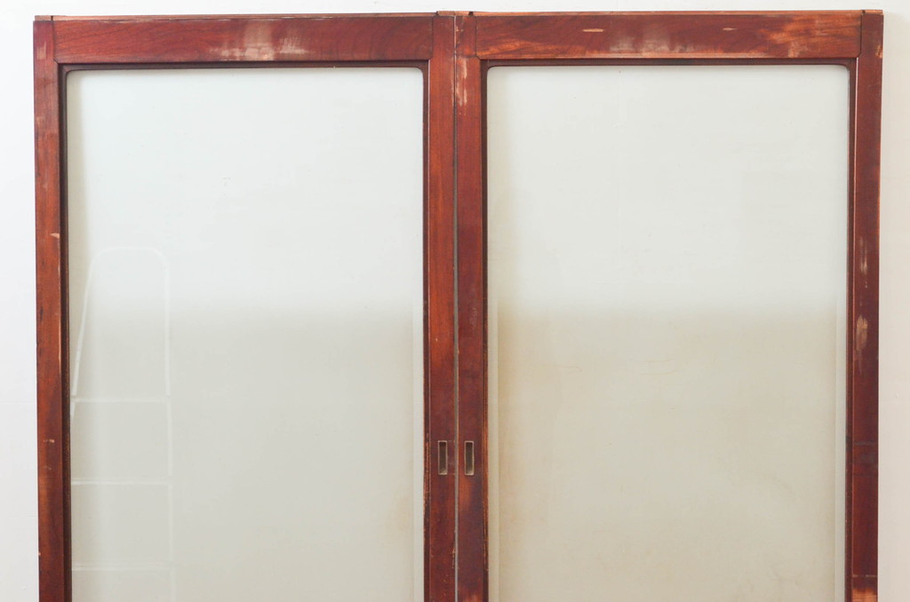 アンティーク建具　総欅(ケヤキ)材　漆塗りが上品な大判ガラス戸2枚セット(引き戸)(R-074218)