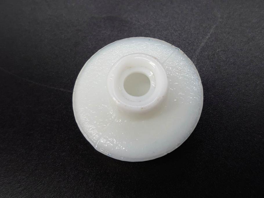 昭和初期　乳白　ガラス　レトロな可愛らしさが魅力の雛徳利3点セット(ひな祭り、雛道具、花、硝子、ガラス)(R-082893)