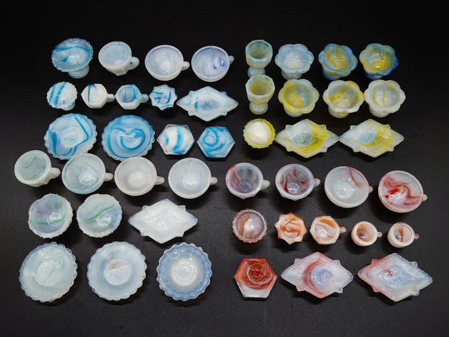 昭和初期　ガラス　マーブル　緻密な造りに目を奪われるミニチュア食器46点セット(コップ、皿、ペロペロ、ままごと、コンポート、カップ、硝子)(R-082894)