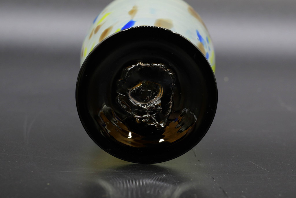 昭和レトロ　戦前　大正　可愛らしいデザインの古いマーブルガラス花瓶2個セット(フリル、色被せ、一輪挿し、花入、花器、硝子、吹きガラス)(R-076477)
