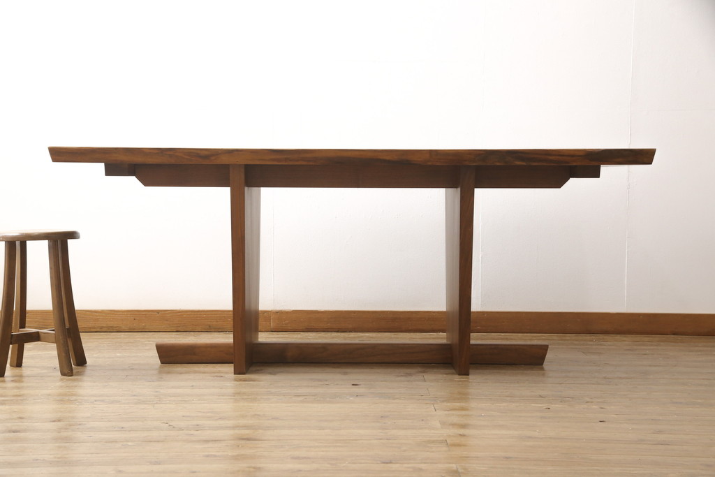 中古　美品　ジョージナカシマ(桜製作所)　MINGUREN DINING(ミングレンダイニング)　美しい木目とどっしりとした佇まいが魅力的なダイニングテーブル(ジョージ・ナカシマ)(定価約120万円)(R-057187)