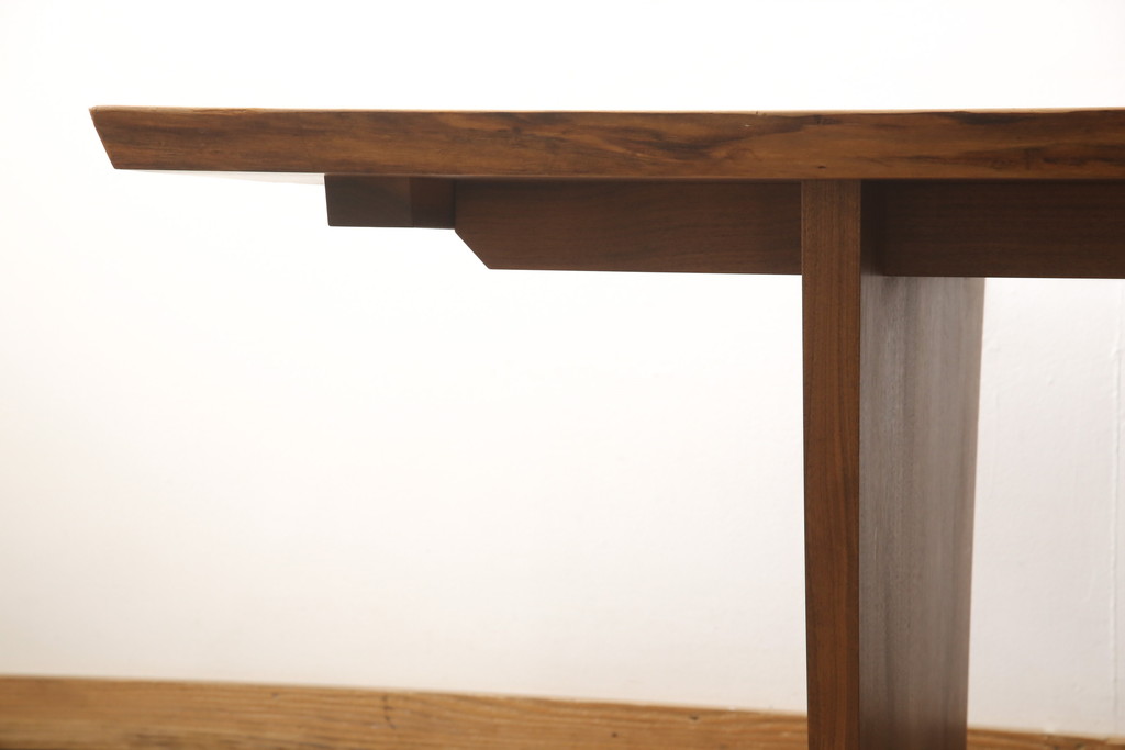中古　美品　ジョージナカシマ(桜製作所)　MINGUREN DINING(ミングレンダイニング)　美しい木目とどっしりとした佇まいが魅力的なダイニングテーブル(ジョージ・ナカシマ)(定価約120万円)(R-057187)