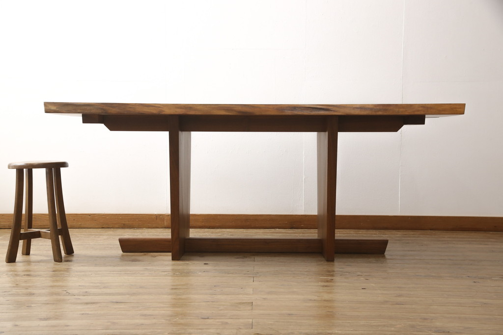中古　美品　ジョージナカシマ(桜製作所)　MINGUREN DINING(ミングレンダイニング)　美しい木目とどっしりとした佇まいが魅力的なダイニングテーブル(ジョージ・ナカシマ)(定価約120万円)(R-057187)