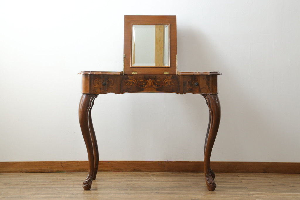 中古　美品　C.M.T.社　CONSORZIO MOBILIERI D'ARTE　象嵌入り　品のある佇まいの猫脚ドレッサー(デスク、コンソールテーブル、机、化粧台、鏡台、ミラー)(R-069229)