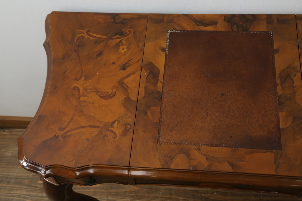 中古　美品　C.M.T.社　CONSORZIO MOBILIERI D'ARTE　象嵌入り　品のある佇まいの猫脚ドレッサー(デスク、コンソールテーブル、机、化粧台、鏡台、ミラー)(R-069229)