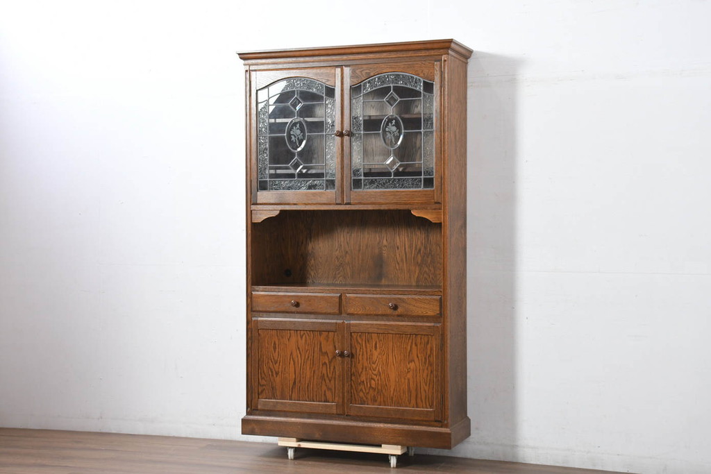 中古　美品　三越家具(現カントリーハウス)　Brugge(ブルージュ)　プロパティ　ステンドグラスが上品な印象を深めるキャビネット(食器棚、カップボード、収納棚、戸棚、飾り棚)(R-082320)
