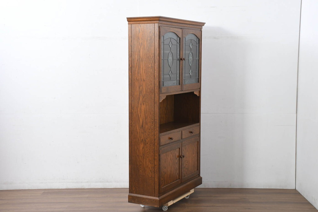 中古　美品　三越家具(現カントリーハウス)　Brugge(ブルージュ)　プロパティ　ステンドグラスが上品な印象を深めるキャビネット(食器棚、カップボード、収納棚、戸棚、飾り棚)(R-082320)