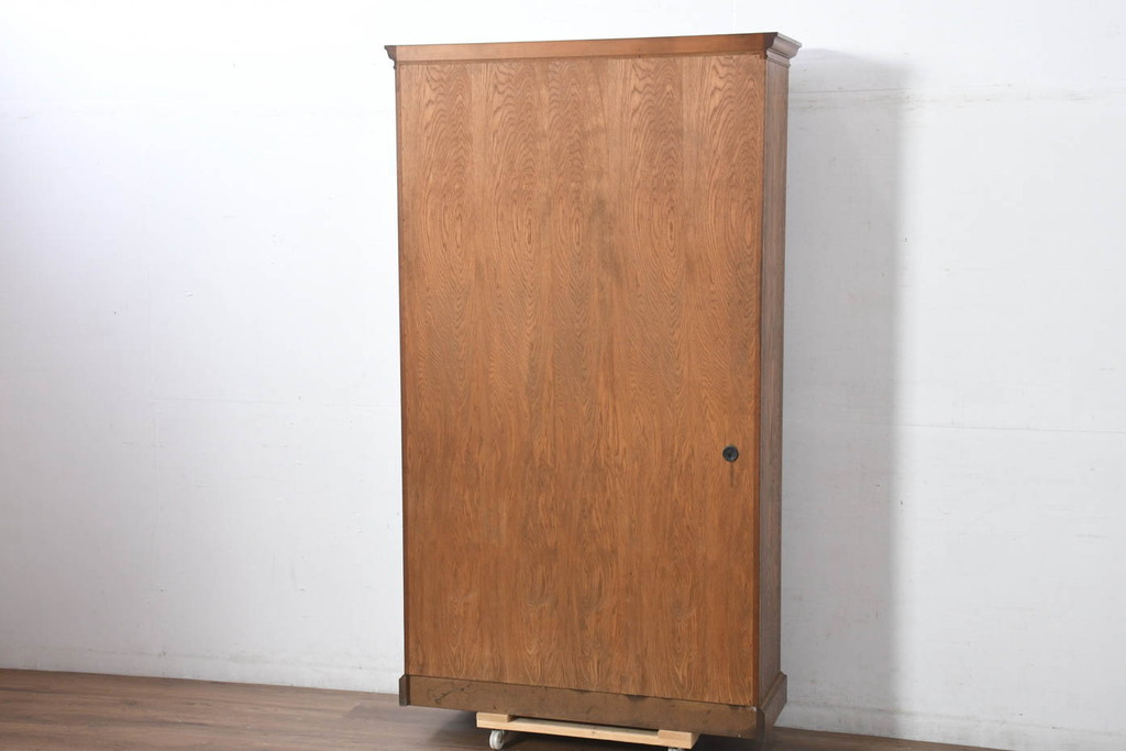 中古　美品　三越家具(現カントリーハウス)　Brugge(ブルージュ)　プロパティ　ステンドグラスが上品な印象を深めるキャビネット(食器棚、カップボード、収納棚、戸棚、飾り棚)(R-082320)