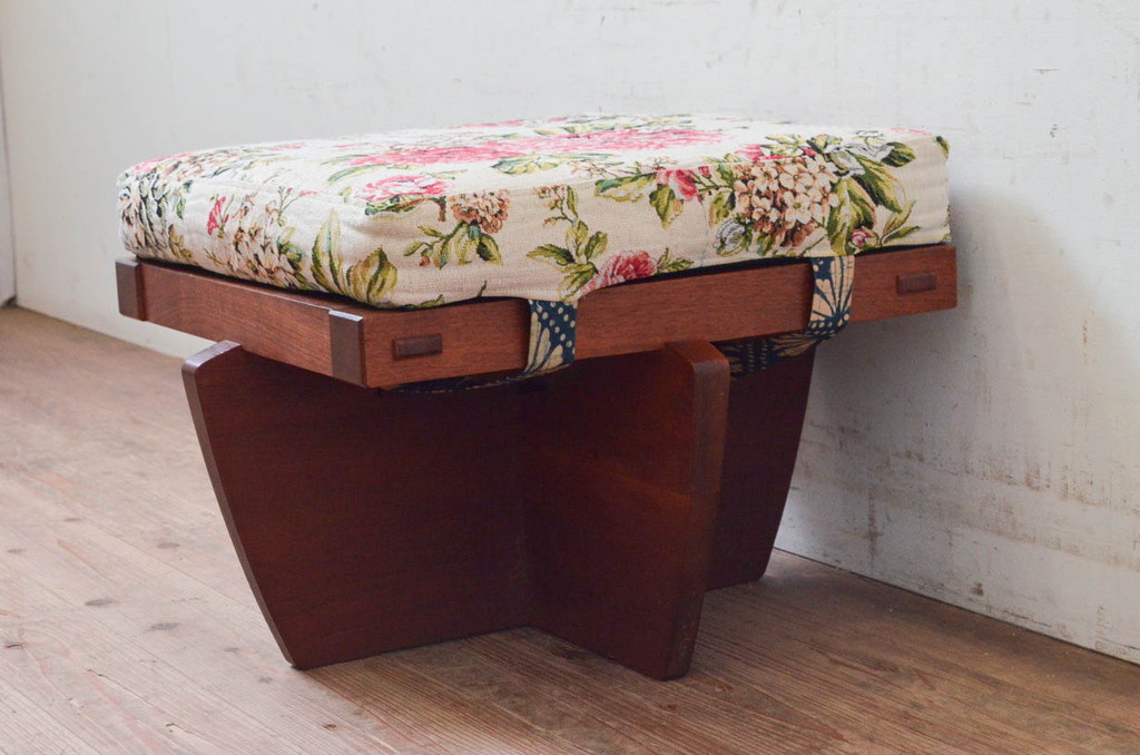 和製ビンテージ　ジョージナカシマ　小田急ハルク購入　GREENROCK OTTOMAN　CN114　こだわりの空間演出が叶うグリーンロックオットマン(ジョージ・ナカシマ、椅子、フットスツール、チェア、ヴィンテージ)(R-074186)