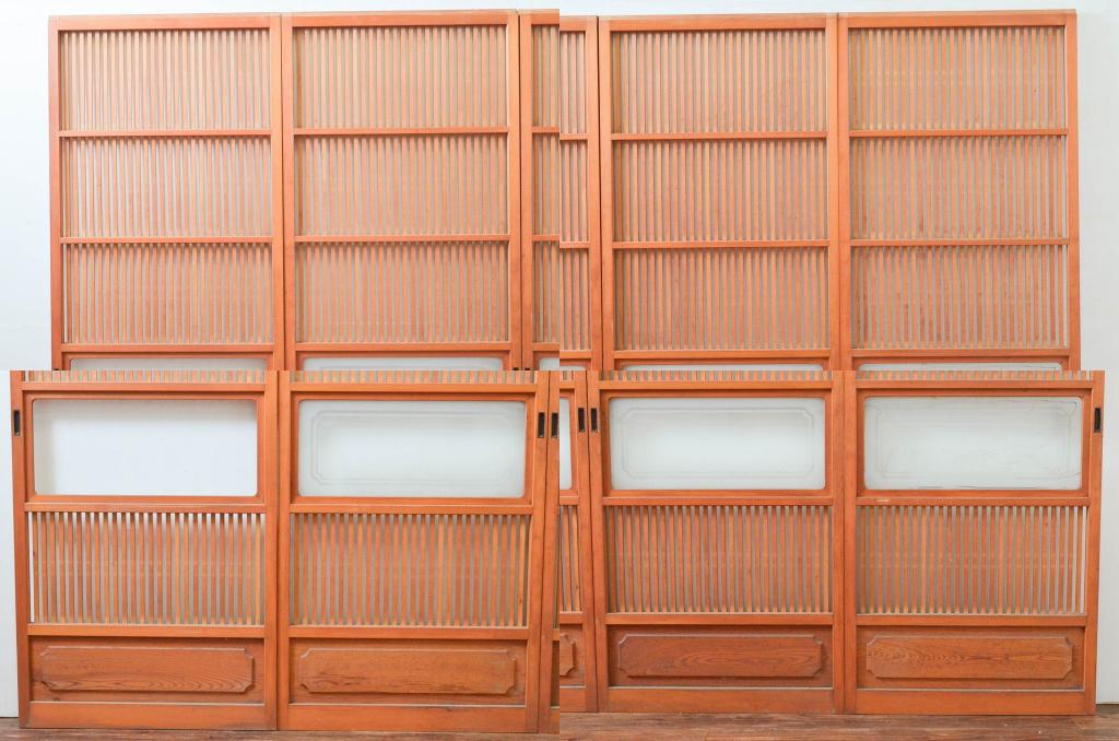 アンティーク建具　腰板欅(ケヤキ)材　上品な和空間を演出してくれる幅狭格子戸4枚セット(引き戸、ガラス帯戸)(R-074211)