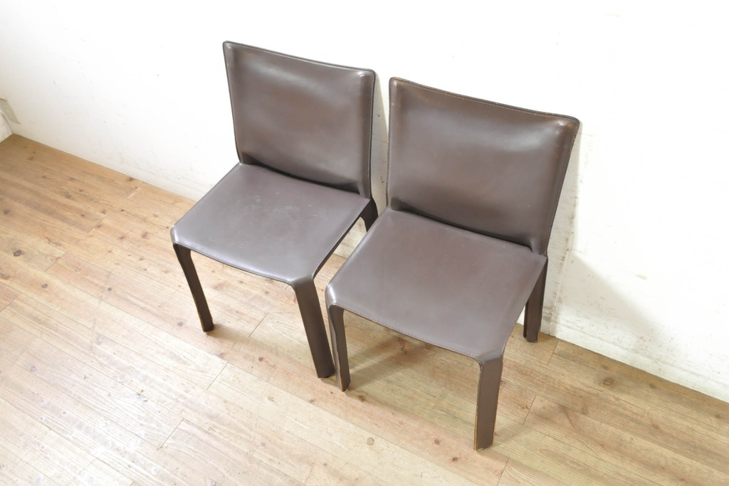 中古　Cassina(カッシーナ)　412　CAB(キャブ)　MARIO BELLINI(マリオベリーニ)　シンプルモダンな空間づくりに活躍するアームレスチェア2脚セット(ダイニングチェア、椅子、イス)(定価2脚で約52万8千円)(R-073991)