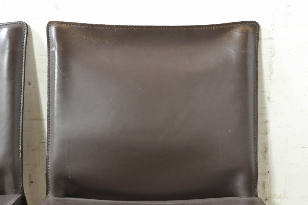 中古　Cassina(カッシーナ)　412　CAB(キャブ)　MARIO BELLINI(マリオベリーニ)　シンプルモダンな空間づくりに活躍するアームレスチェア2脚セット(ダイニングチェア、椅子、イス)(定価2脚で約52万8千円)(R-073991)