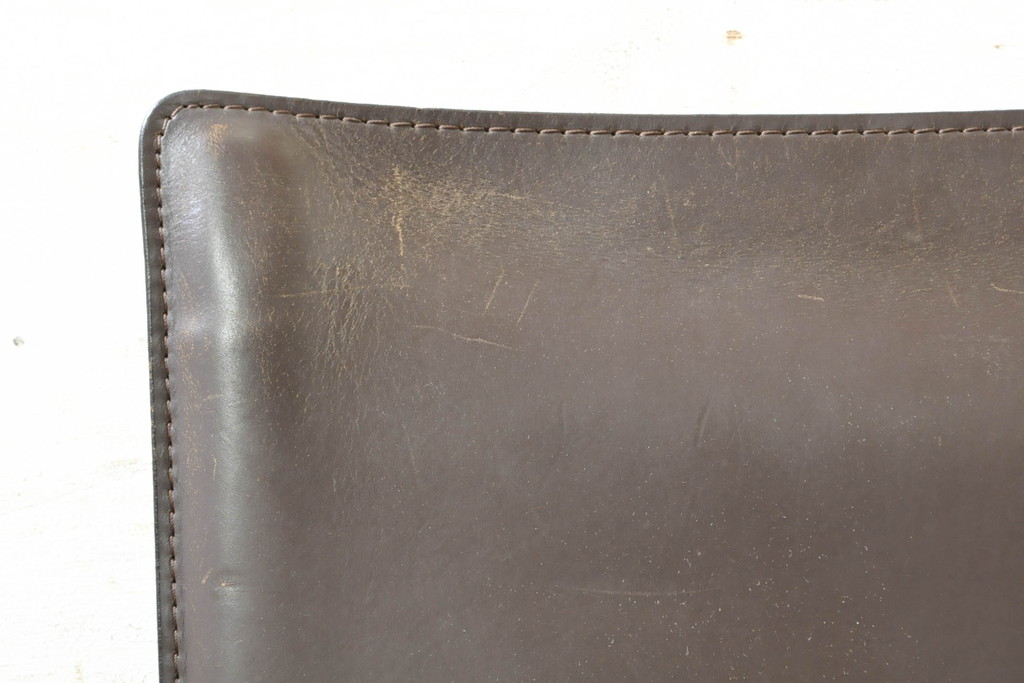 中古　Cassina(カッシーナ)　412　CAB(キャブ)　MARIO BELLINI(マリオベリーニ)　シンプルモダンな空間づくりに活躍するアームレスチェア2脚セット(ダイニングチェア、椅子、イス)(定価2脚で約52万8千円)(R-073991)