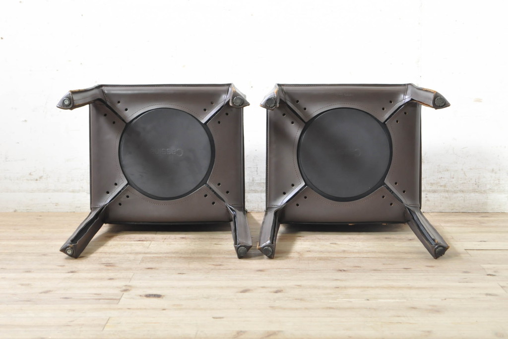 中古　Cassina(カッシーナ)　412　CAB(キャブ)　MARIO BELLINI(マリオベリーニ)　シンプルモダンな空間づくりに活躍するアームレスチェア2脚セット(ダイニングチェア、椅子、イス)(定価2脚で約52万8千円)(R-073991)