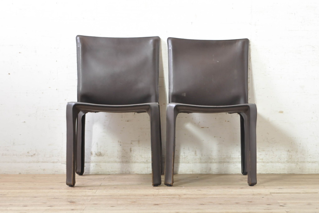 中古　Cassina(カッシーナ)　412　CAB(キャブ)　MARIO BELLINI(マリオベリーニ)　シンプルモダンな空間づくりに活躍するアームレスチェア2脚セット(ダイニングチェア、椅子、イス)(定価2脚で約52万8千円)(R-073993)