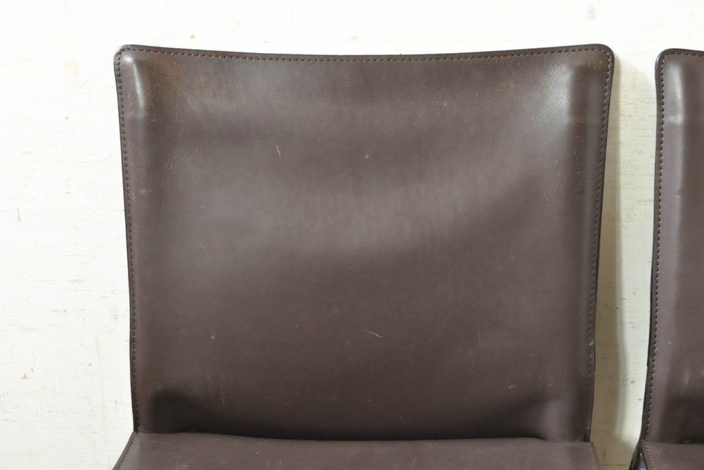 中古　Cassina(カッシーナ)　412　CAB(キャブ)　MARIO BELLINI(マリオベリーニ)　シンプルモダンな空間づくりに活躍するアームレスチェア2脚セット(ダイニングチェア、椅子、イス)(定価2脚で約52万8千円)(R-073993)