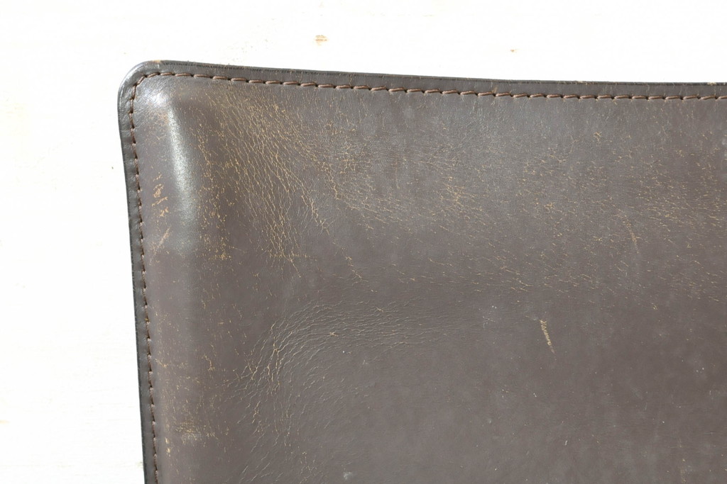 中古　Cassina(カッシーナ)　412　CAB(キャブ)　MARIO BELLINI(マリオベリーニ)　シンプルモダンな空間づくりに活躍するアームレスチェア2脚セット(ダイニングチェア、椅子、イス)(定価2脚で約52万8千円)(R-073993)