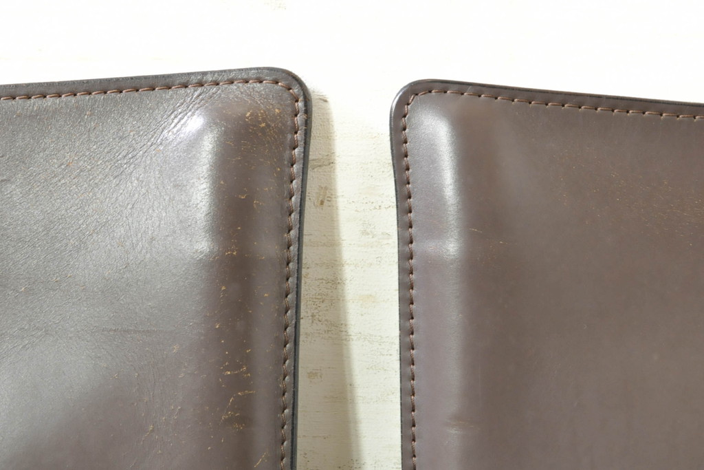 中古　Cassina(カッシーナ)　412　CAB(キャブ)　MARIO BELLINI(マリオベリーニ)　シンプルモダンな空間づくりに活躍するアームレスチェア2脚セット(ダイニングチェア、椅子、イス)(定価2脚で約52万8千円)(R-073993)